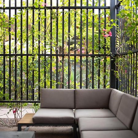 Rise Uptown Hotel Phoenix Bagian luar foto