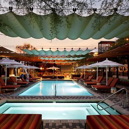 Rise Uptown Hotel Phoenix Bagian luar foto