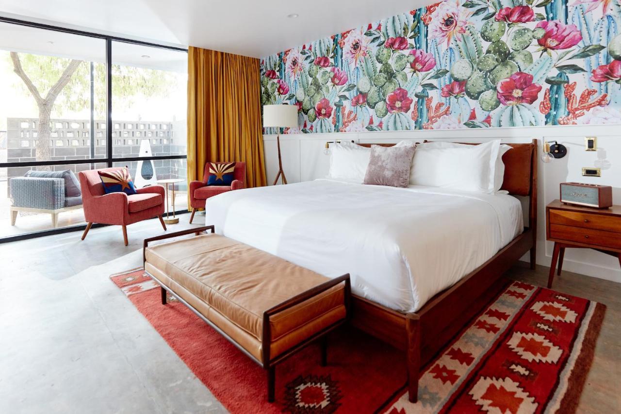 Rise Uptown Hotel Phoenix Bagian luar foto
