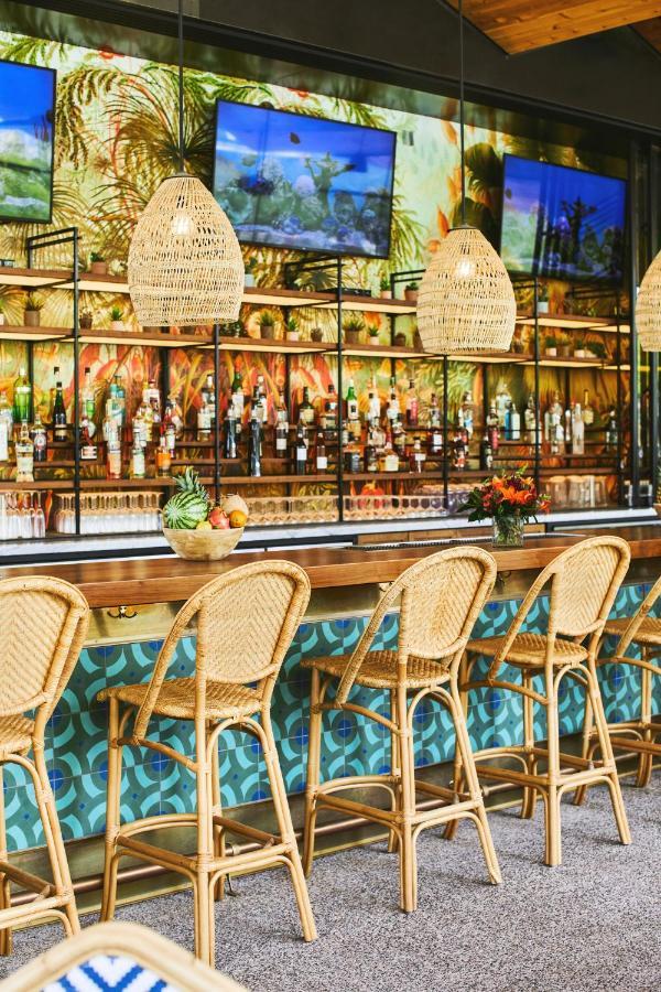 Rise Uptown Hotel Phoenix Bagian luar foto