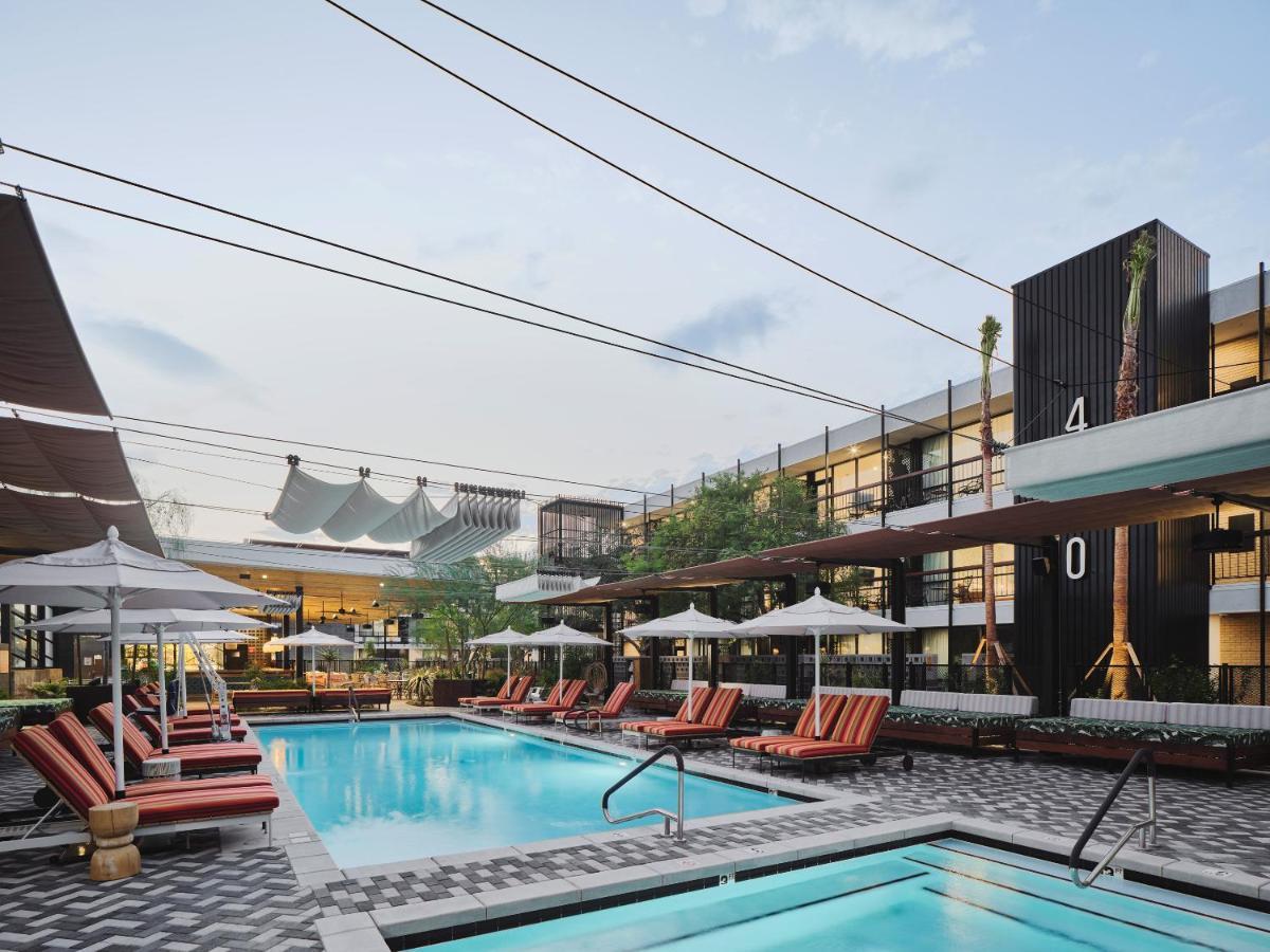 Rise Uptown Hotel Phoenix Bagian luar foto