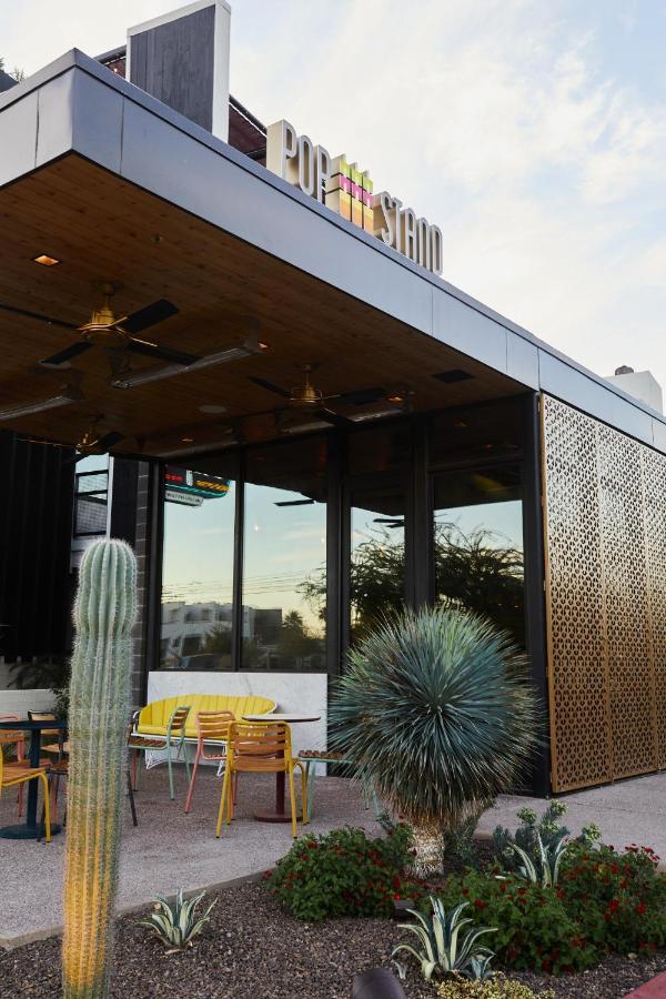 Rise Uptown Hotel Phoenix Bagian luar foto