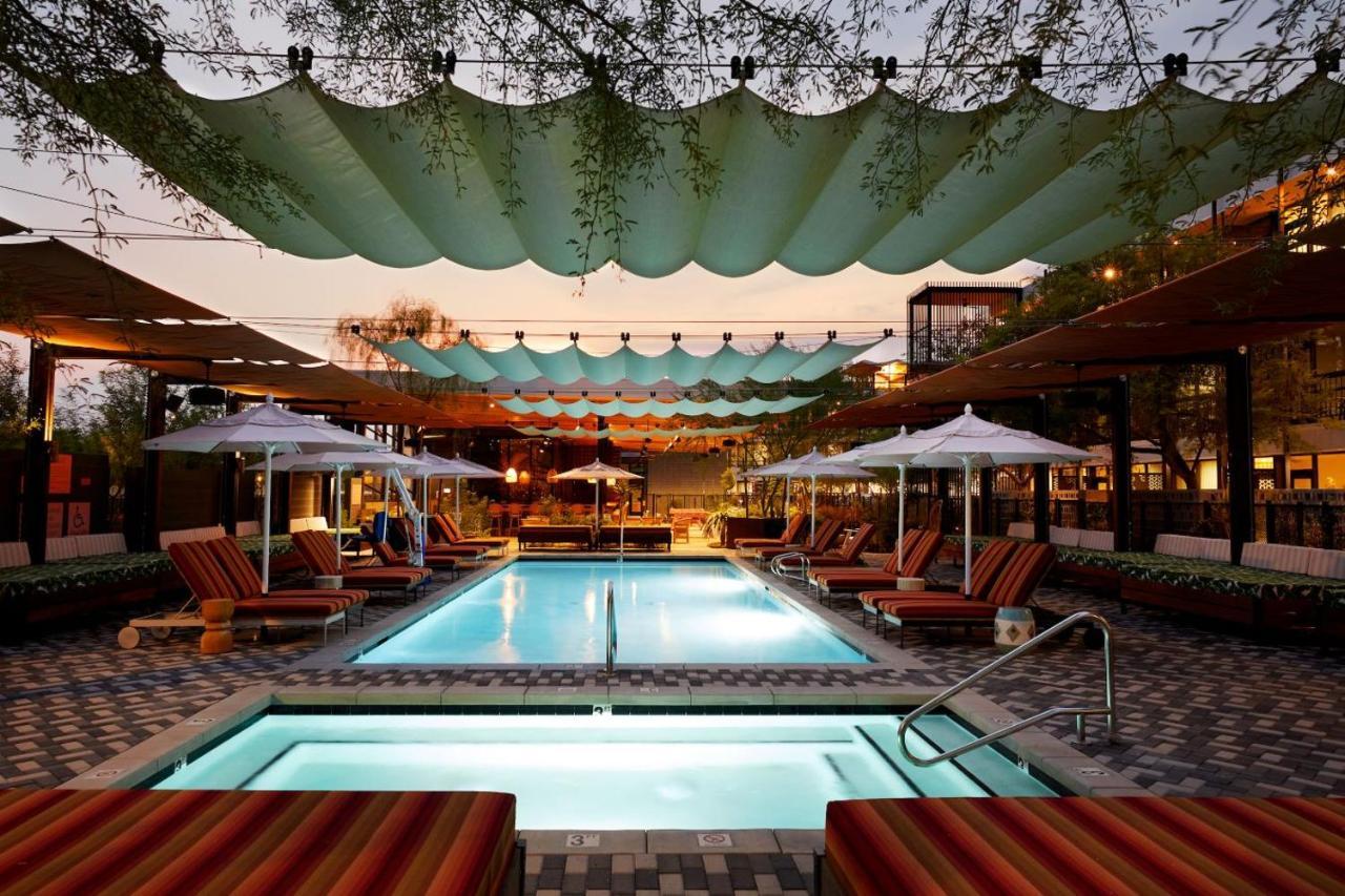 Rise Uptown Hotel Phoenix Bagian luar foto