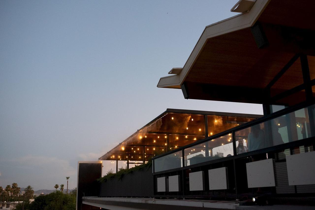 Rise Uptown Hotel Phoenix Bagian luar foto