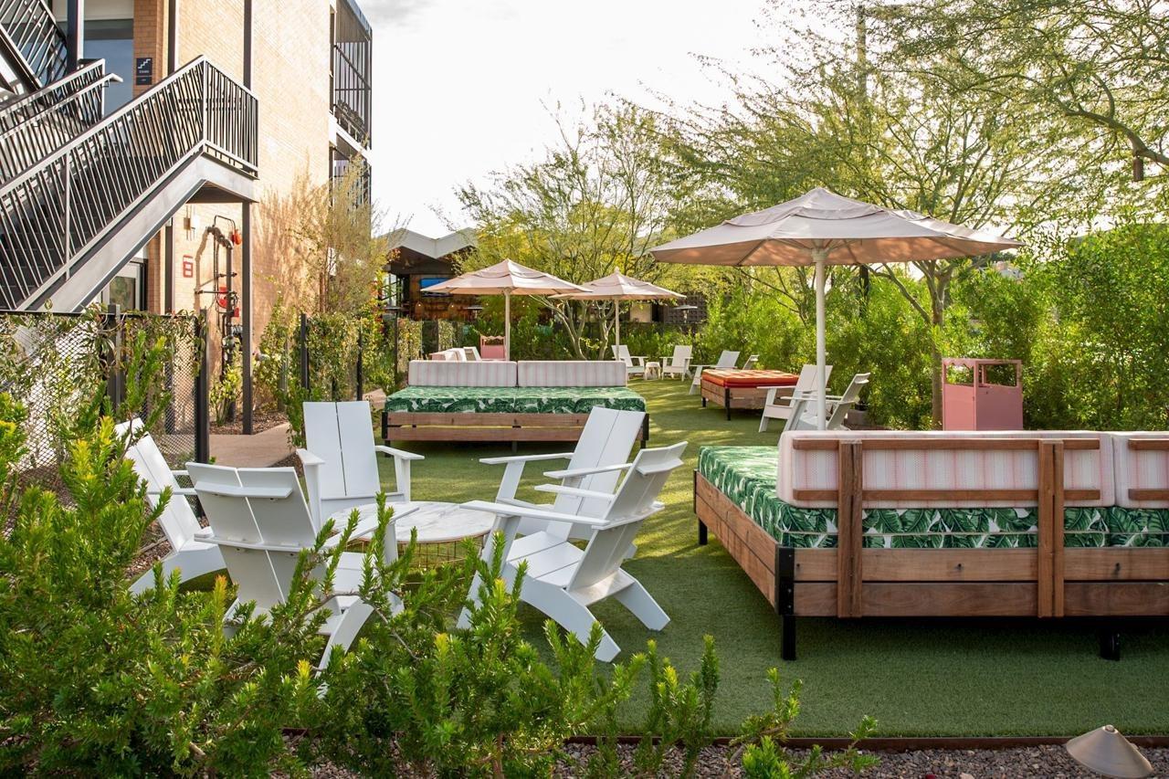 Rise Uptown Hotel Phoenix Bagian luar foto
