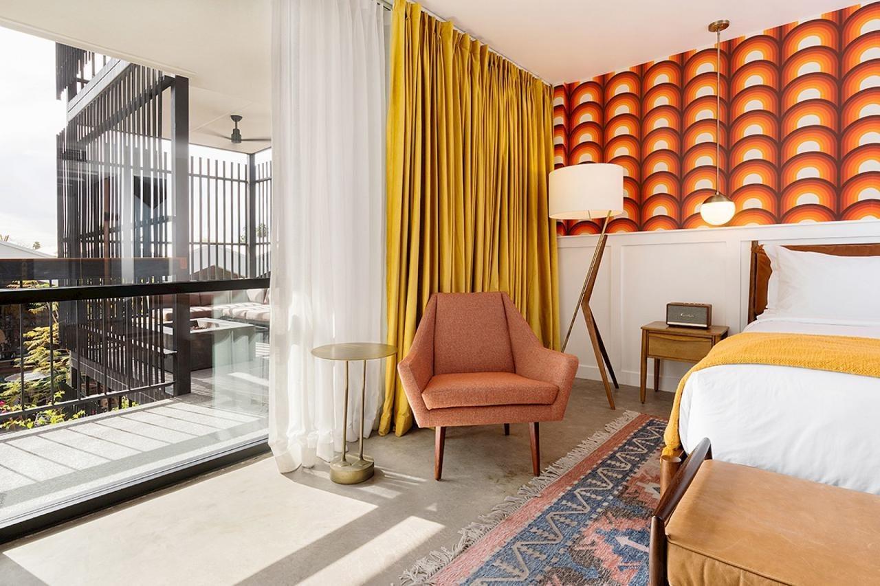 Rise Uptown Hotel Phoenix Bagian luar foto