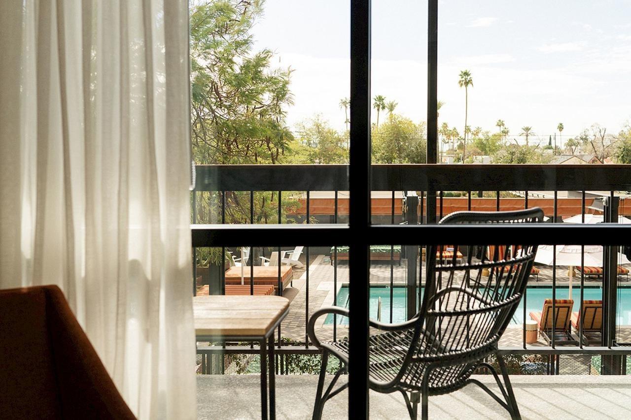 Rise Uptown Hotel Phoenix Bagian luar foto