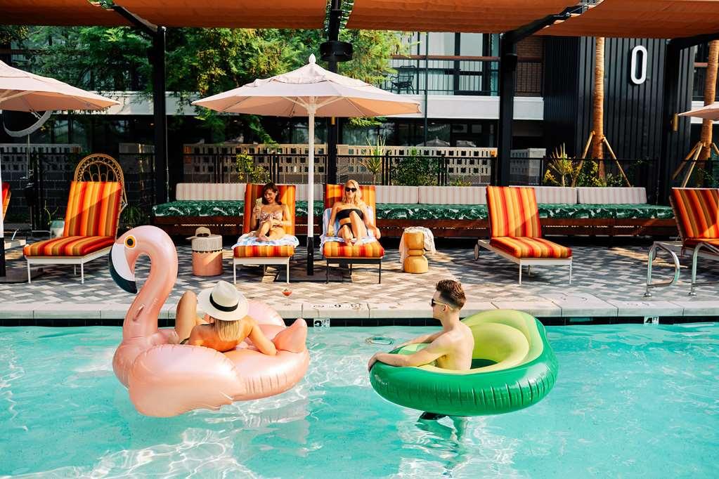 Rise Uptown Hotel Phoenix Bagian luar foto