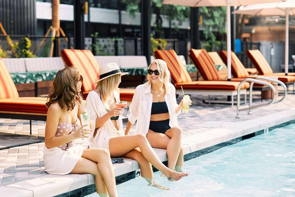 Rise Uptown Hotel Phoenix Bagian luar foto